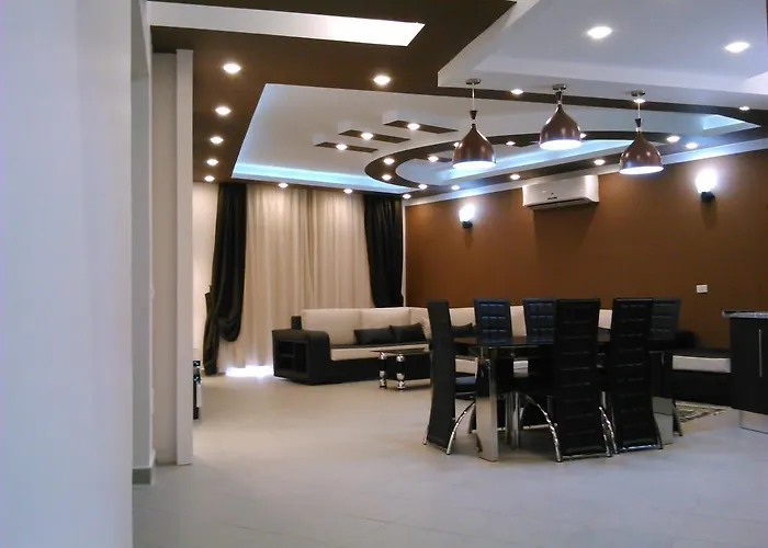 Daire Three-bedroom At Louly *