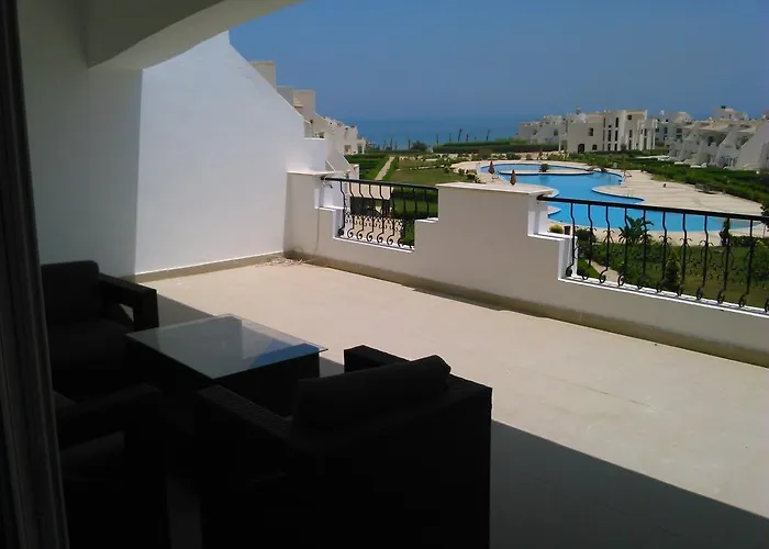 Three-bedroom At Louly شقة